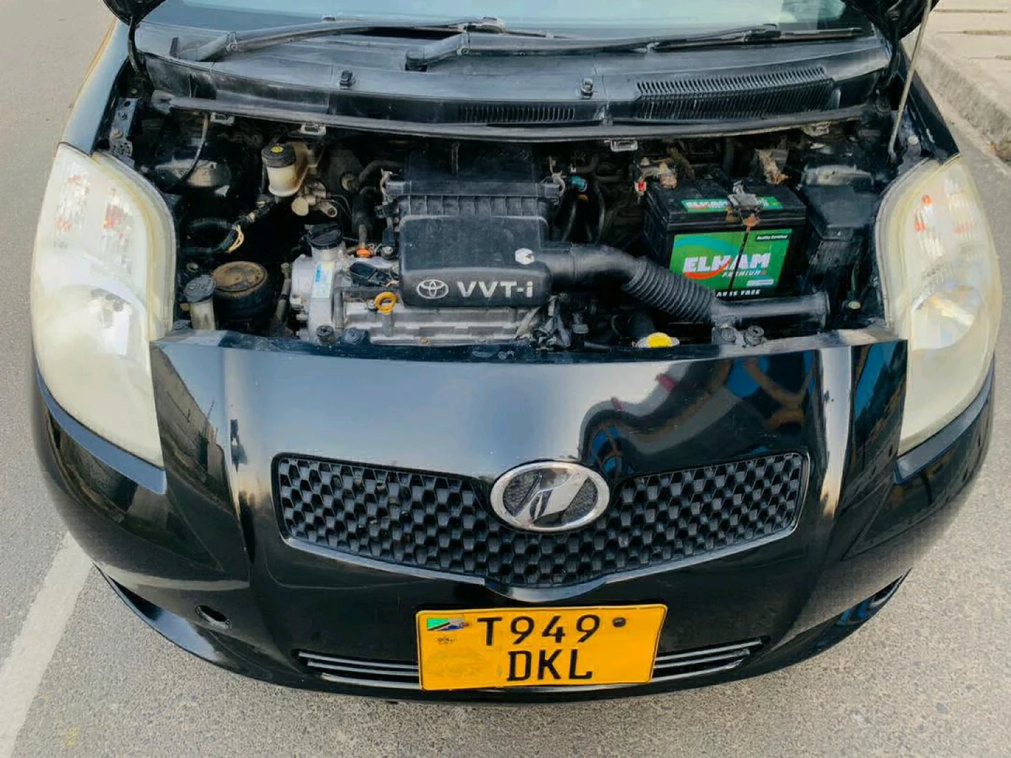 Toyota Vitz New Model 2006 Black thumbnail 3