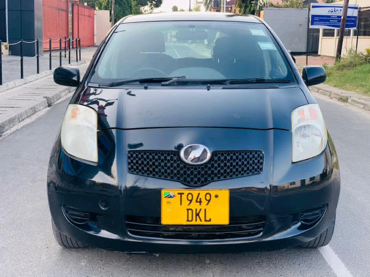 Toyota Vitz New Model 2006 Black thumbnail 4