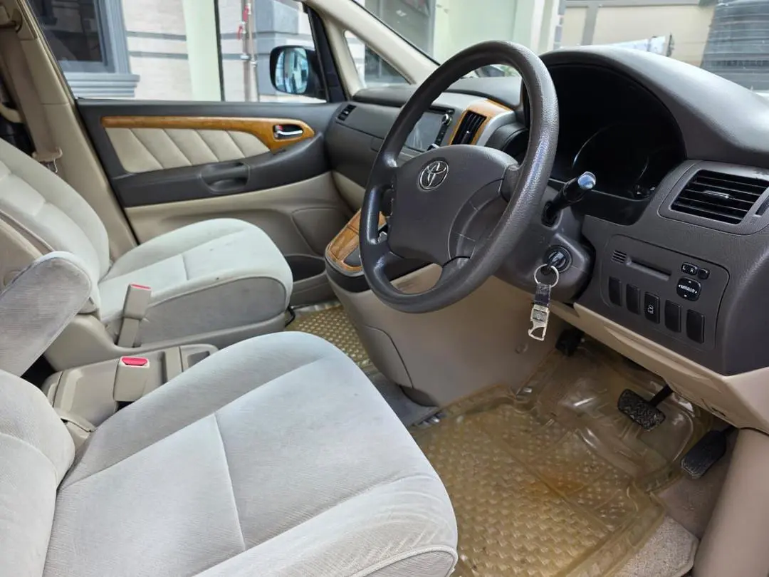 Toyota Alphard G thumbnail 4