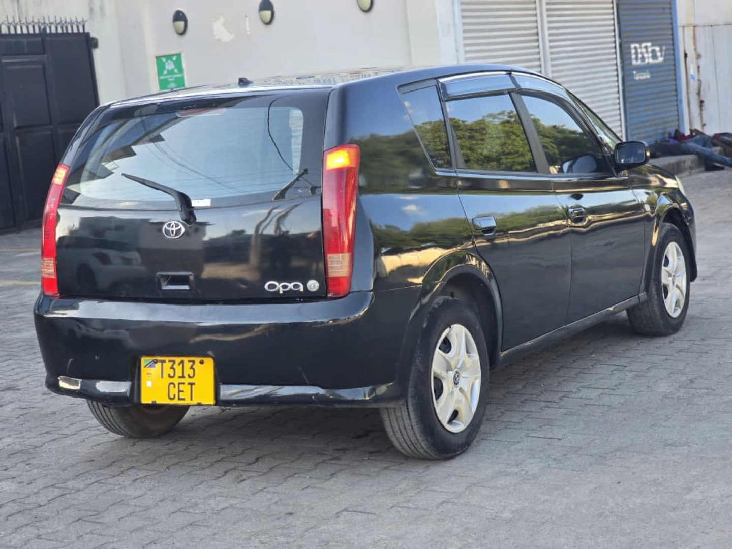 Toyota Opa Black Car 1700cc Full AC thumbnail 6