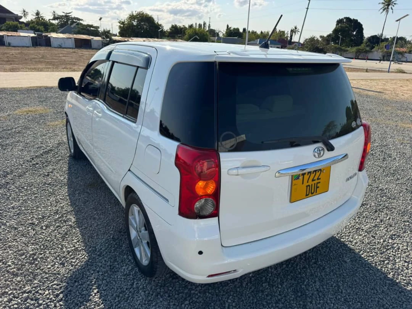 Toyota Raum 2005, Reg No. DUF, 1490cc