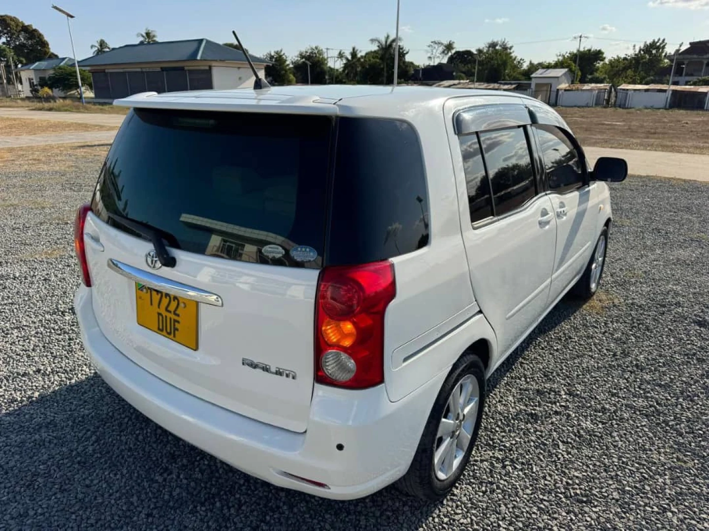 Toyota Raum 2005, Reg No. DUF, 1490cc thumbnail 4