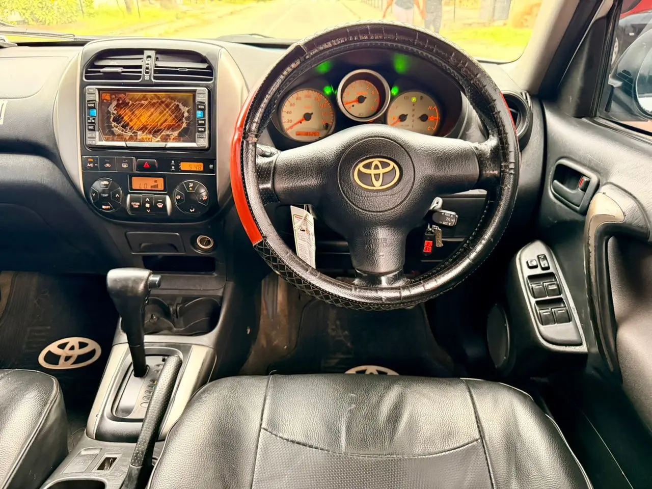 Toyota RAV4 2005 Silver, Automatic thumbnail 9