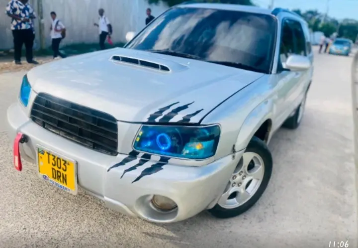 Silver Subaru Forester (DRN) thumbnail 2
