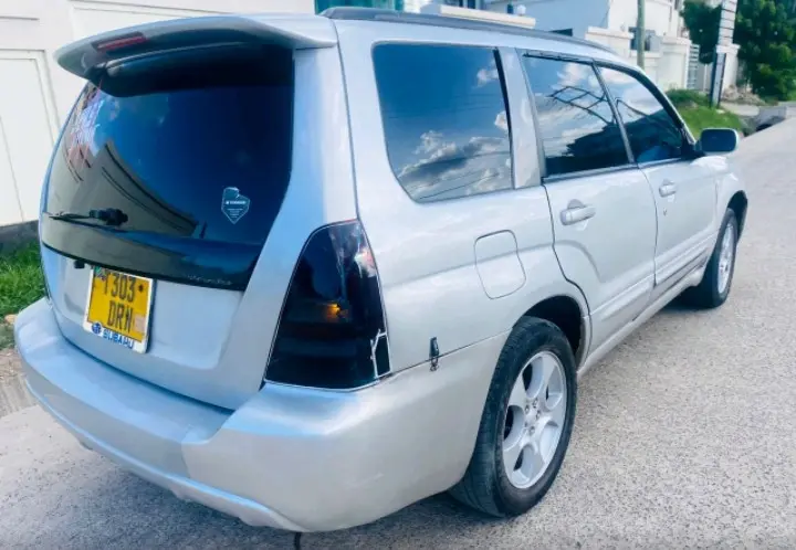 Silver Subaru Forester (DRN) thumbnail 3