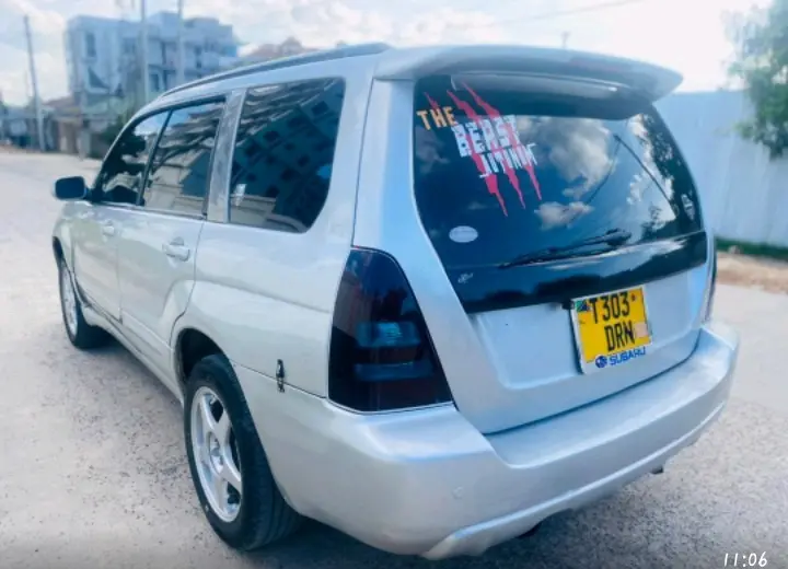 Silver Subaru Forester (DRN) thumbnail 5