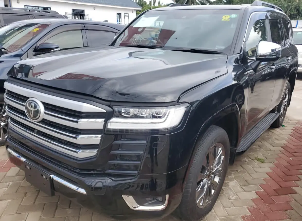 2023 Toyota Land Cruiser ZX 3.3L thumbnail 2
