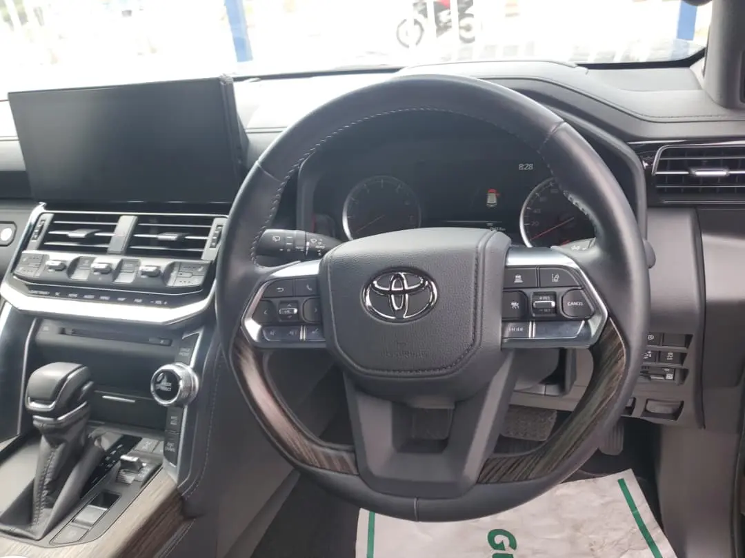2023 Toyota Land Cruiser ZX 3.3L thumbnail 4