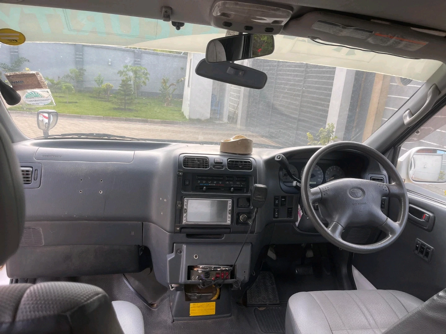 Used Toyota Granvia Ambulance 2002 Model thumbnail 6
