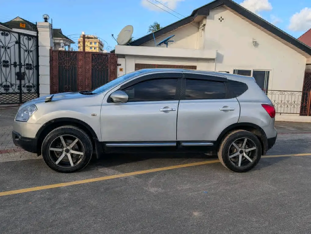 Nissan Dualis 2010 (EKP) thumbnail 2