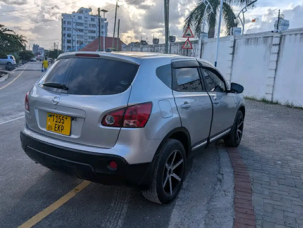 Nissan Dualis 2010 (EKP) thumbnail 3