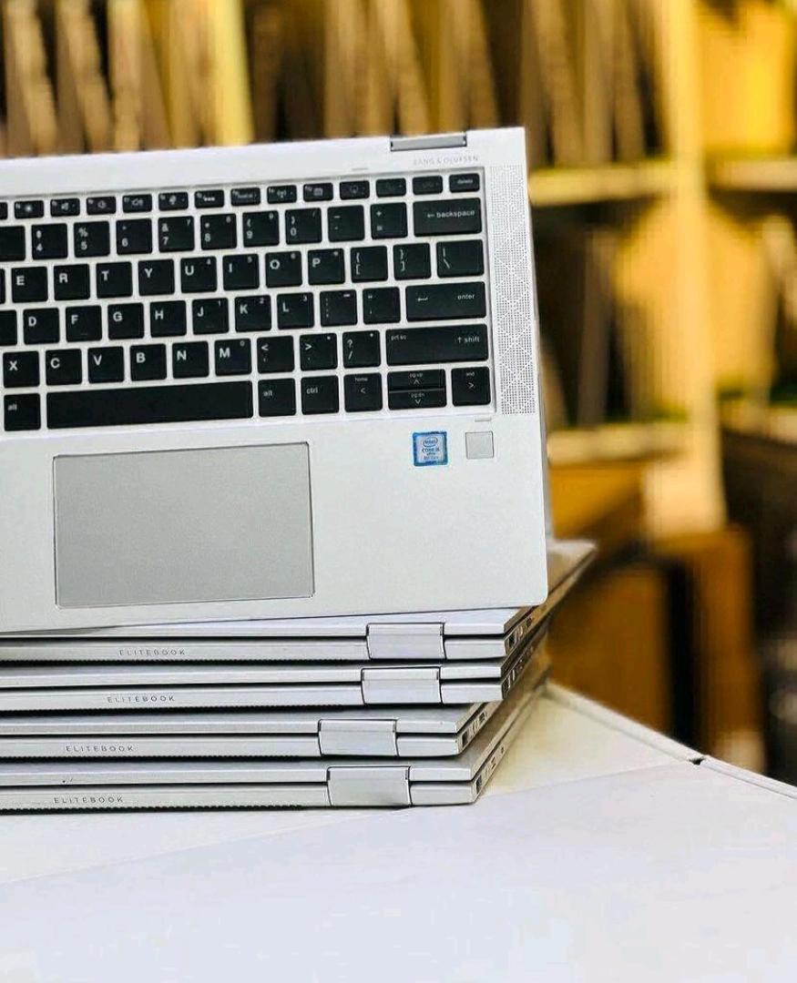 HP Elitebook 1030 x360 G3 Laptop (i5 8th Gen, 16GB RAM) thumbnail 2