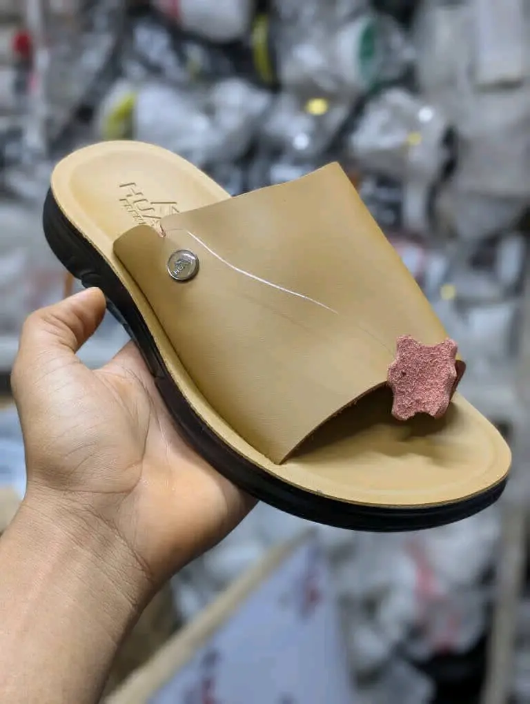 Men's Leather Sandals, Kanzu & Traditional Wear thumbnail 3