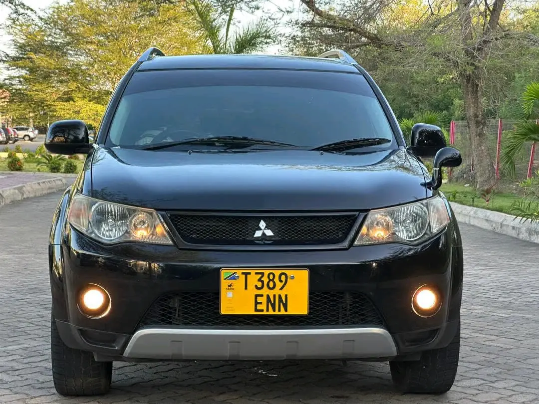 Black 2009 Mitsubishi Outlander 2350cc