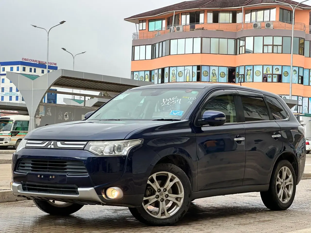 2012 Mitsubishi Outlander Blue Full Options thumbnail 2