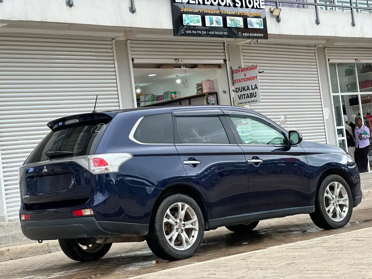 2012 Mitsubishi Outlander Blue Full Options thumbnail 5