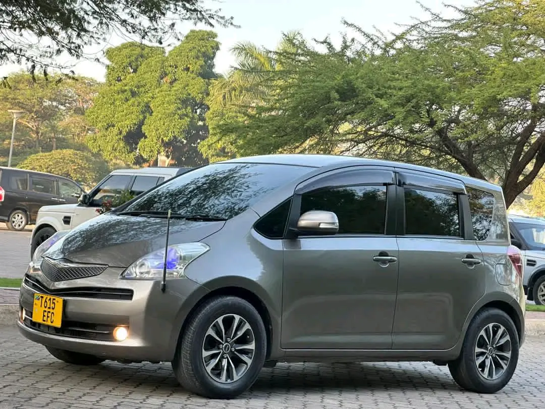 Toyota Ractis 2009 (EFC) thumbnail 7