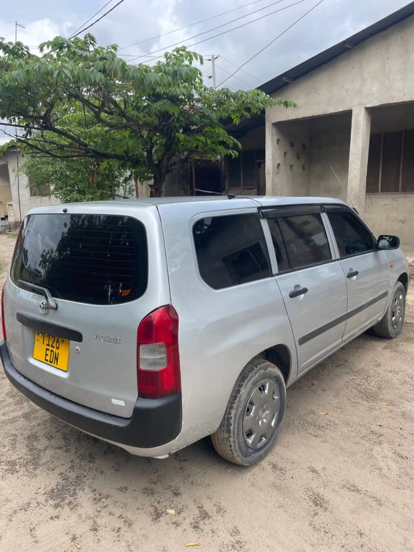 Toyota Probox EDN 2000 Vvti Automatic