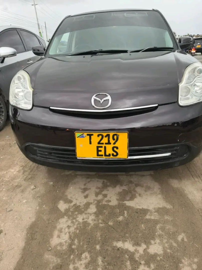 Mazda Verisa 2008 Maroon