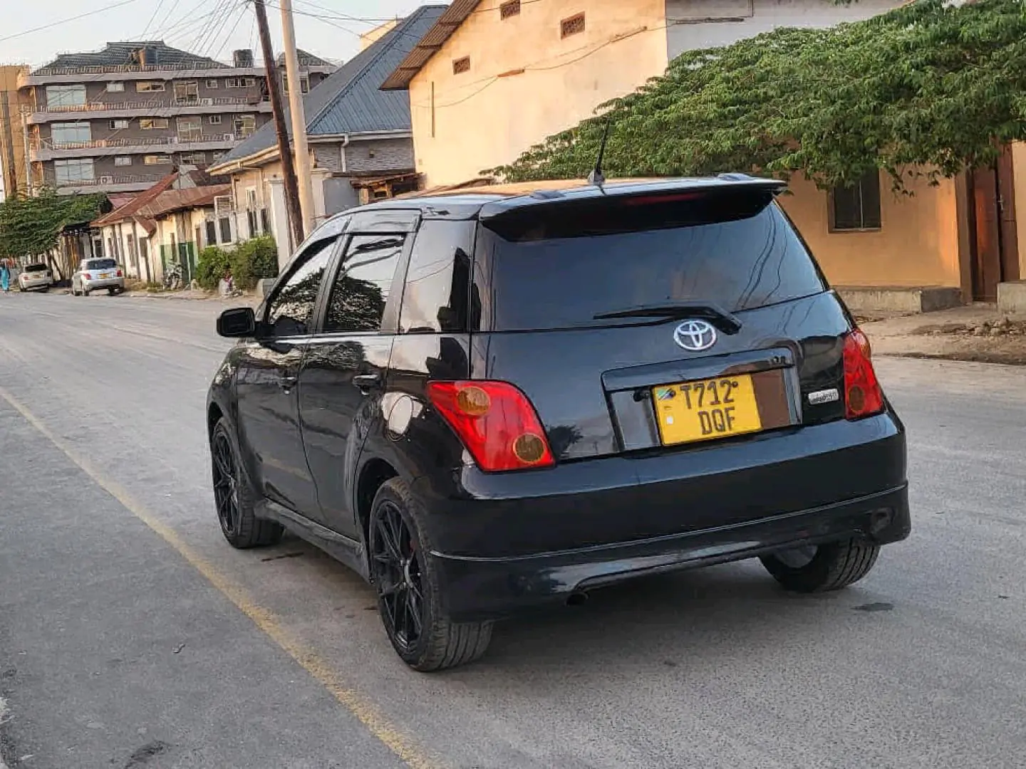 Black 2003 Toyota Ist for Sale thumbnail 4