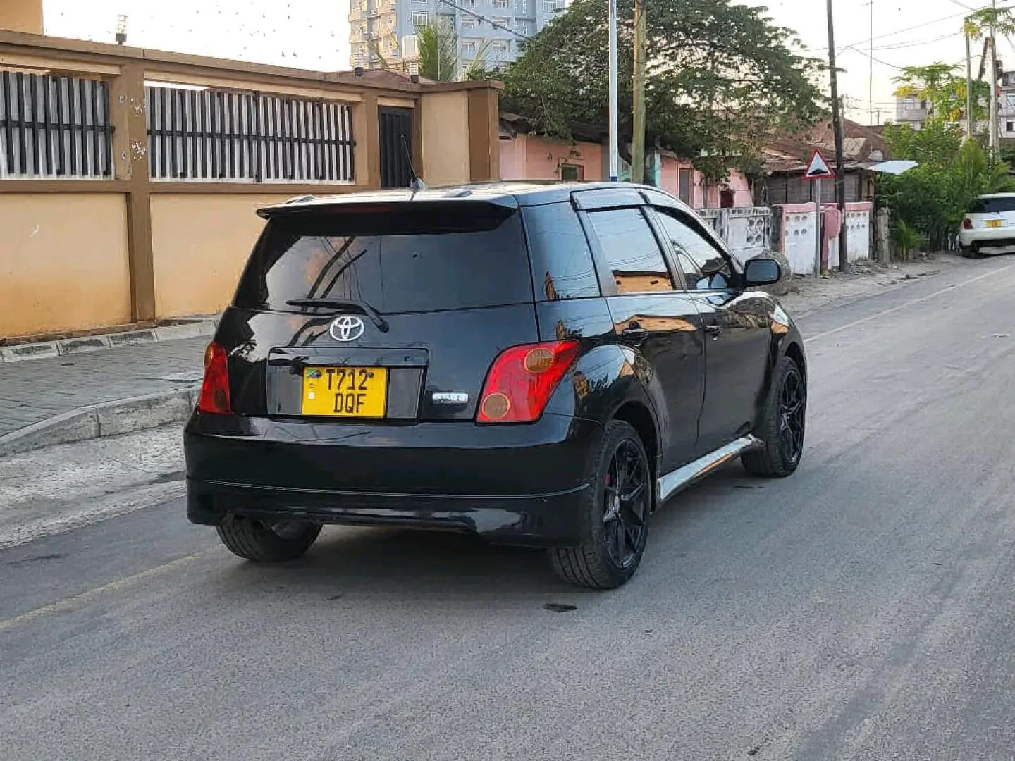 Black 2003 Toyota Ist for Sale thumbnail 6