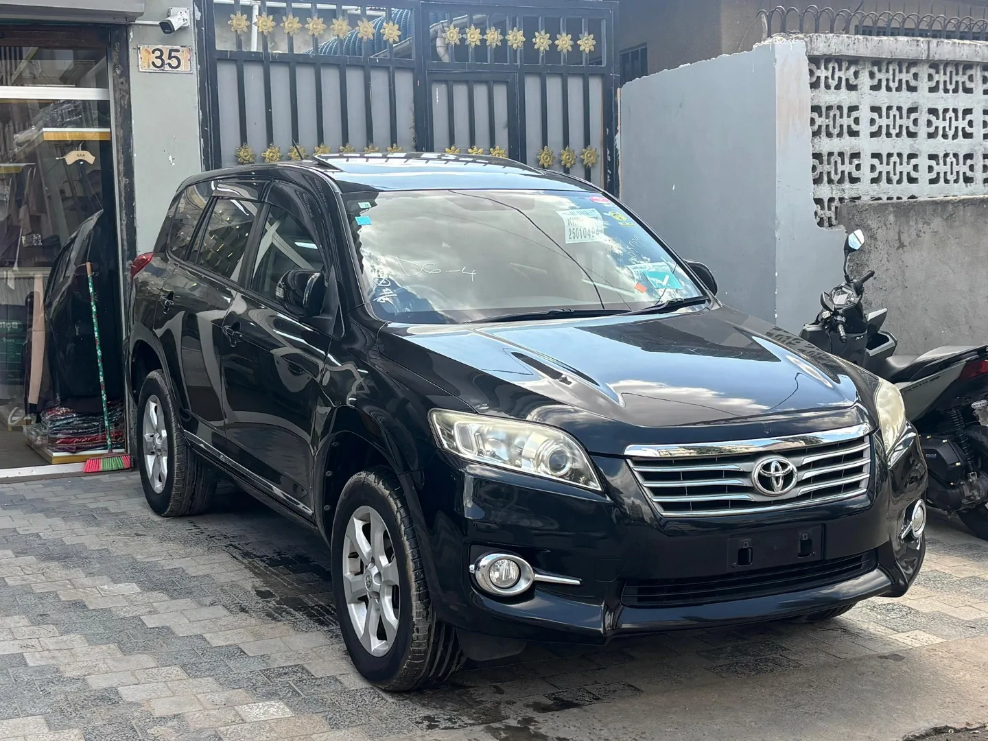 Toyota Vanguard Black SUV Unregistered 2011