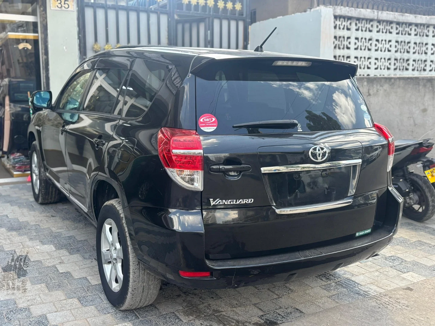 Toyota Vanguard Black SUV Unregistered 2011 thumbnail 9