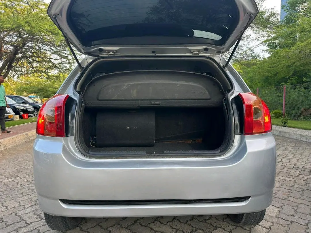 Silver Toyota Runx (DGW) thumbnail 3