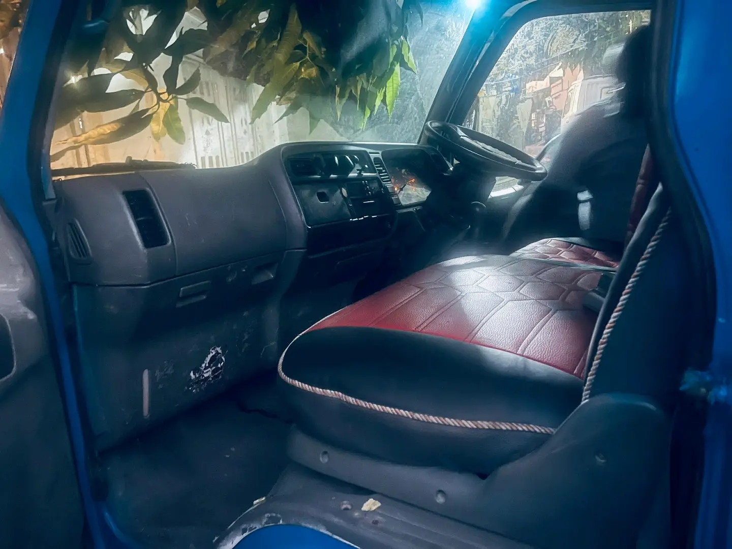 Used Blue Mitsubishi Canter Truck (AYZ) thumbnail 7