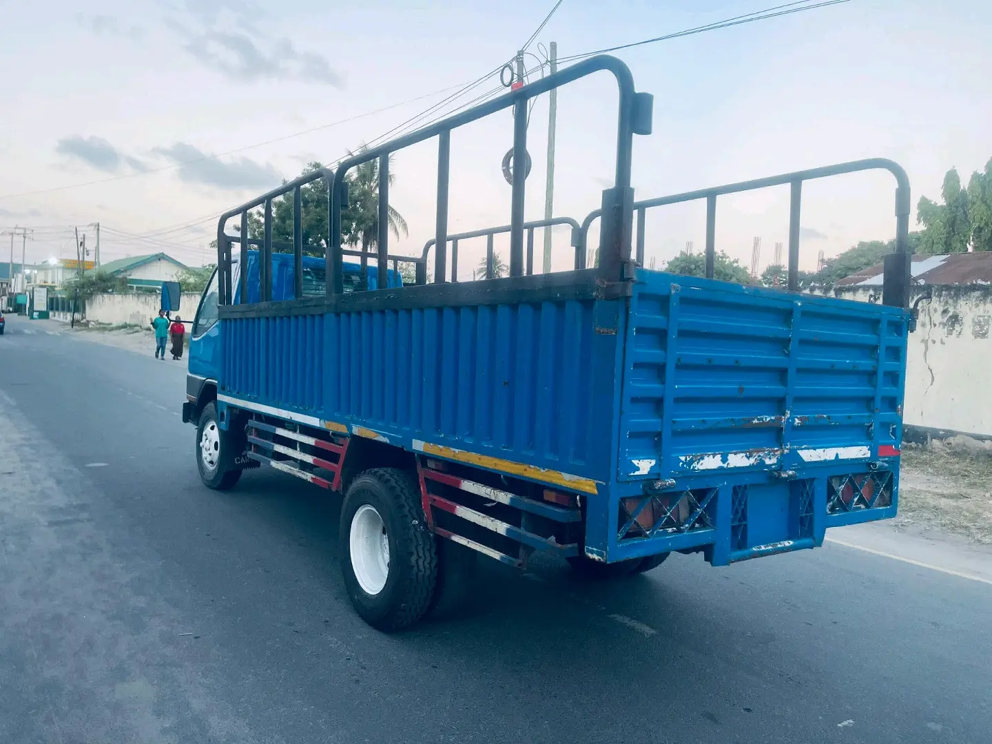Used Blue Mitsubishi Canter Truck (AYZ) thumbnail 9
