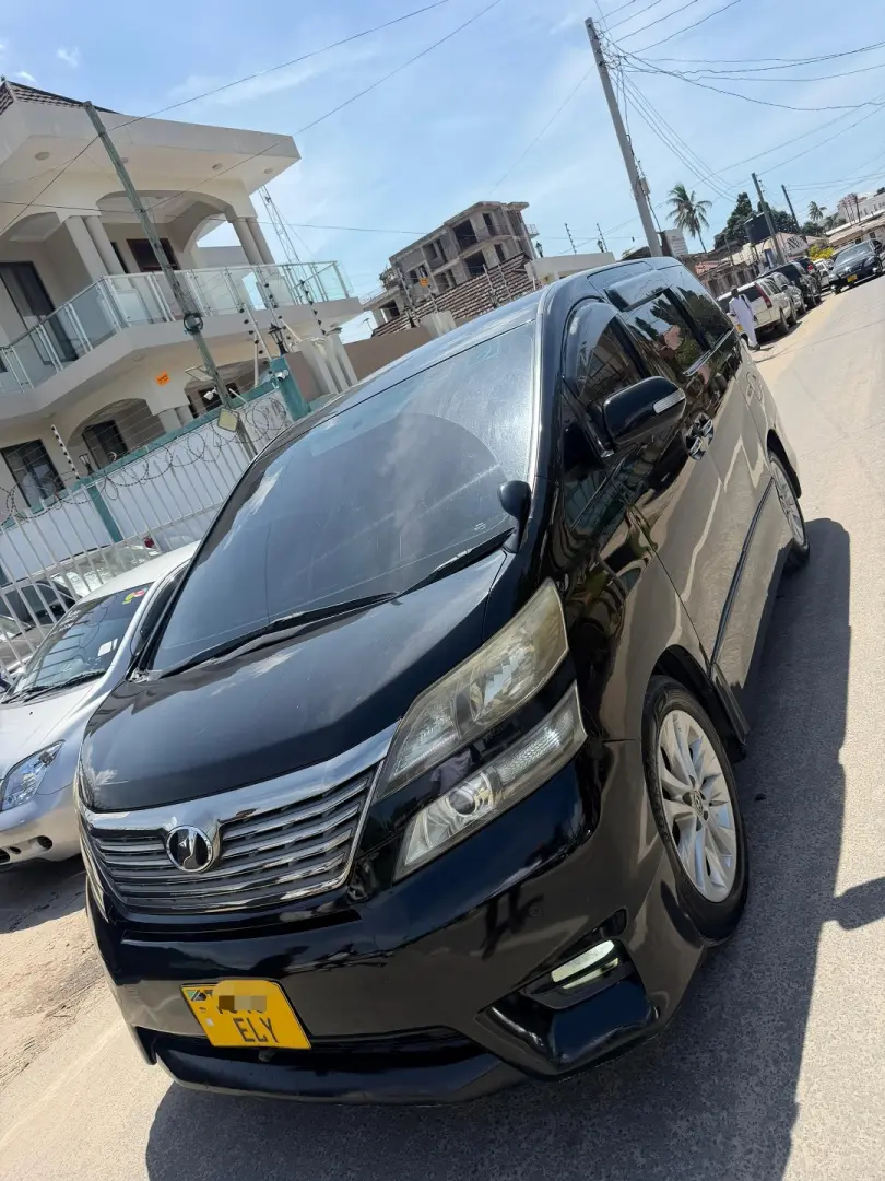 Toyota Vellfire (Reg ELY) thumbnail 2