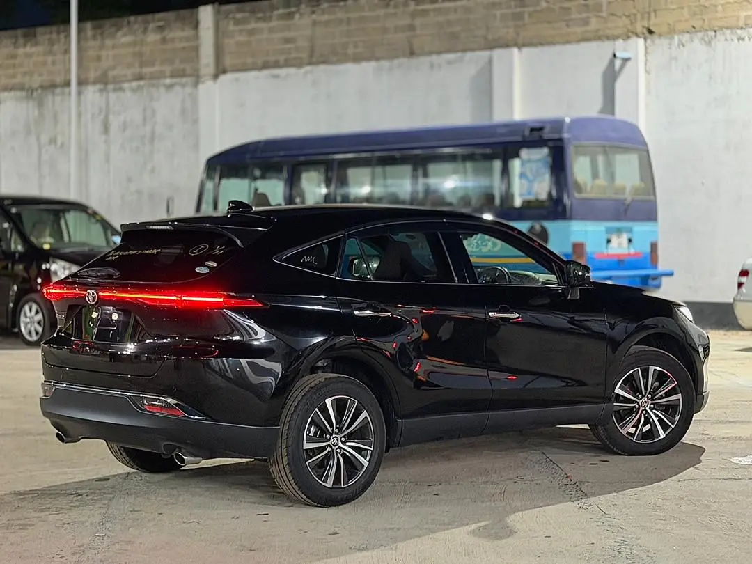2021 Toyota Harrier SUV thumbnail 5