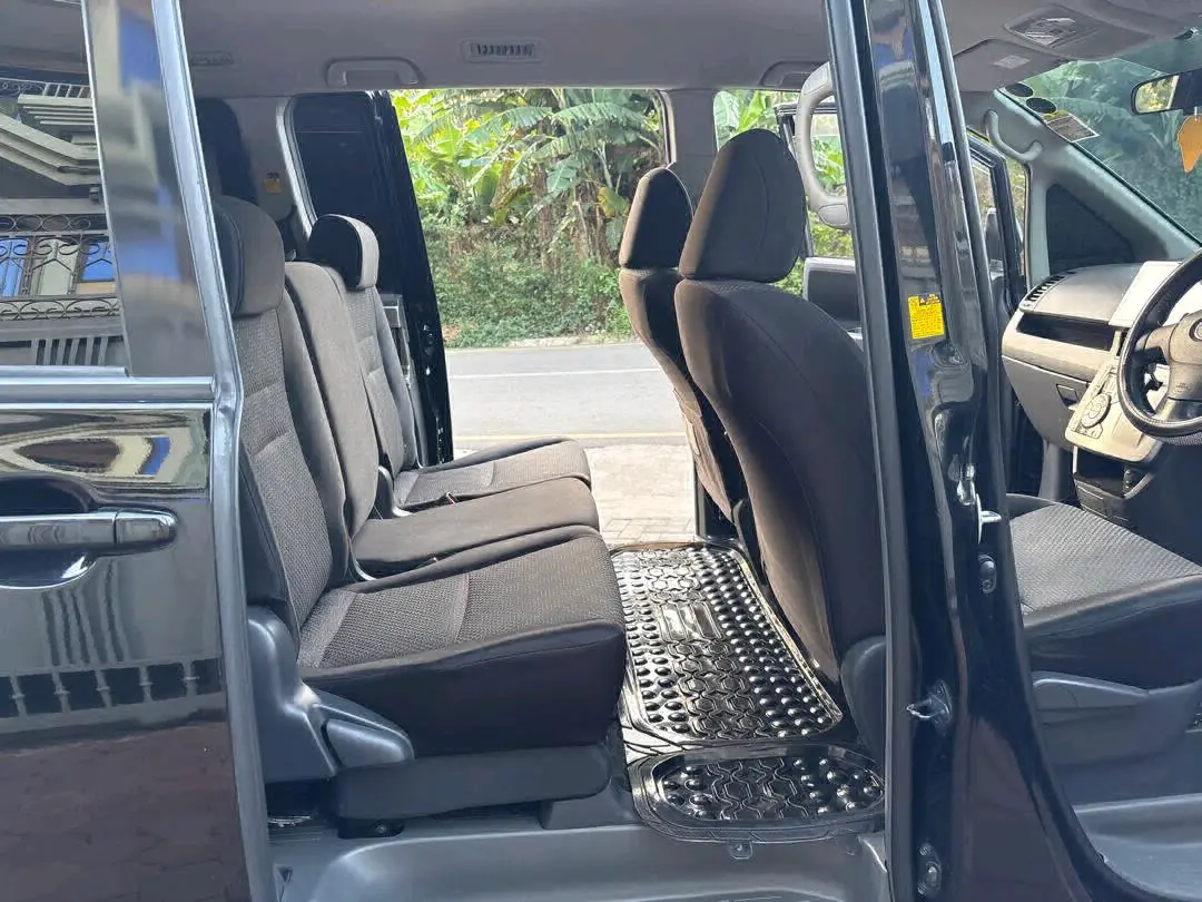 Toyota Noah 2010 ELZ thumbnail 6