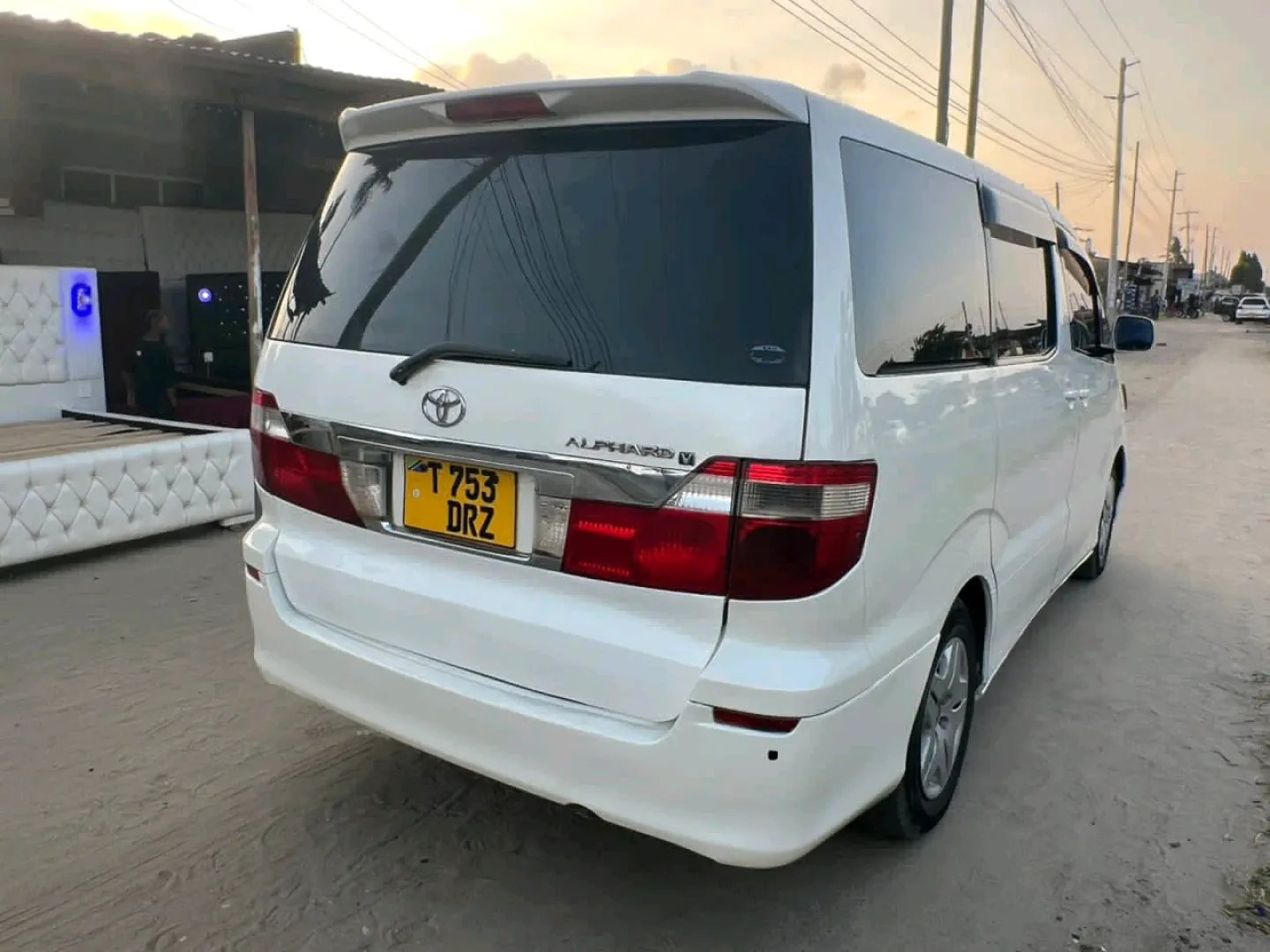 Toyota Alphard Minivan 2003 thumbnail 2