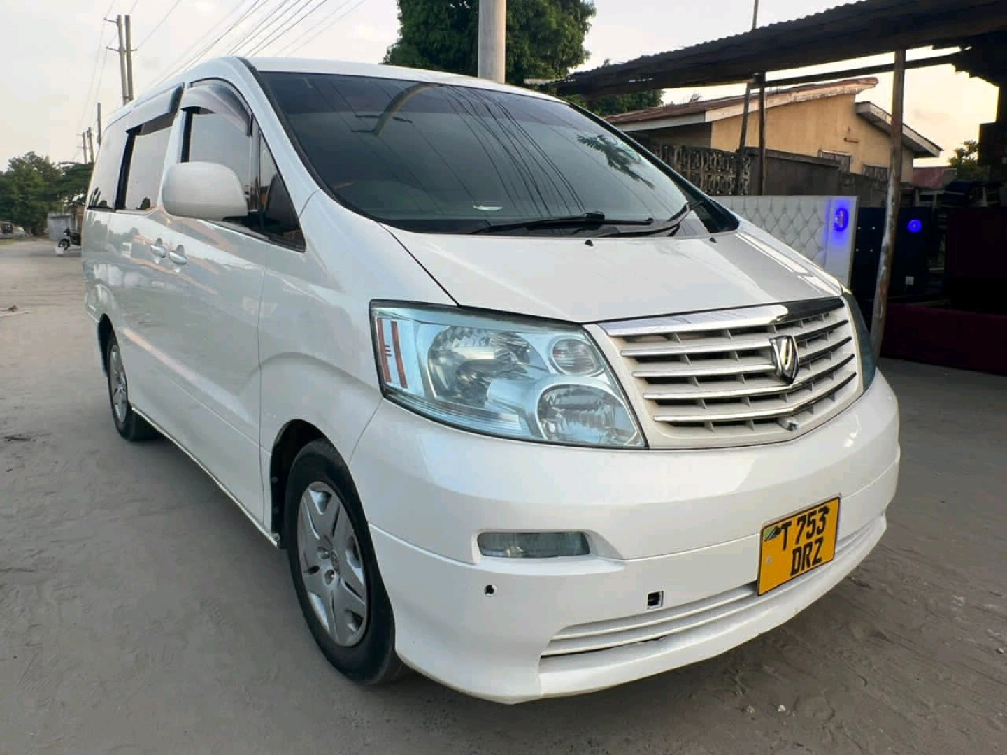 Toyota Alphard Minivan 2003 thumbnail 3