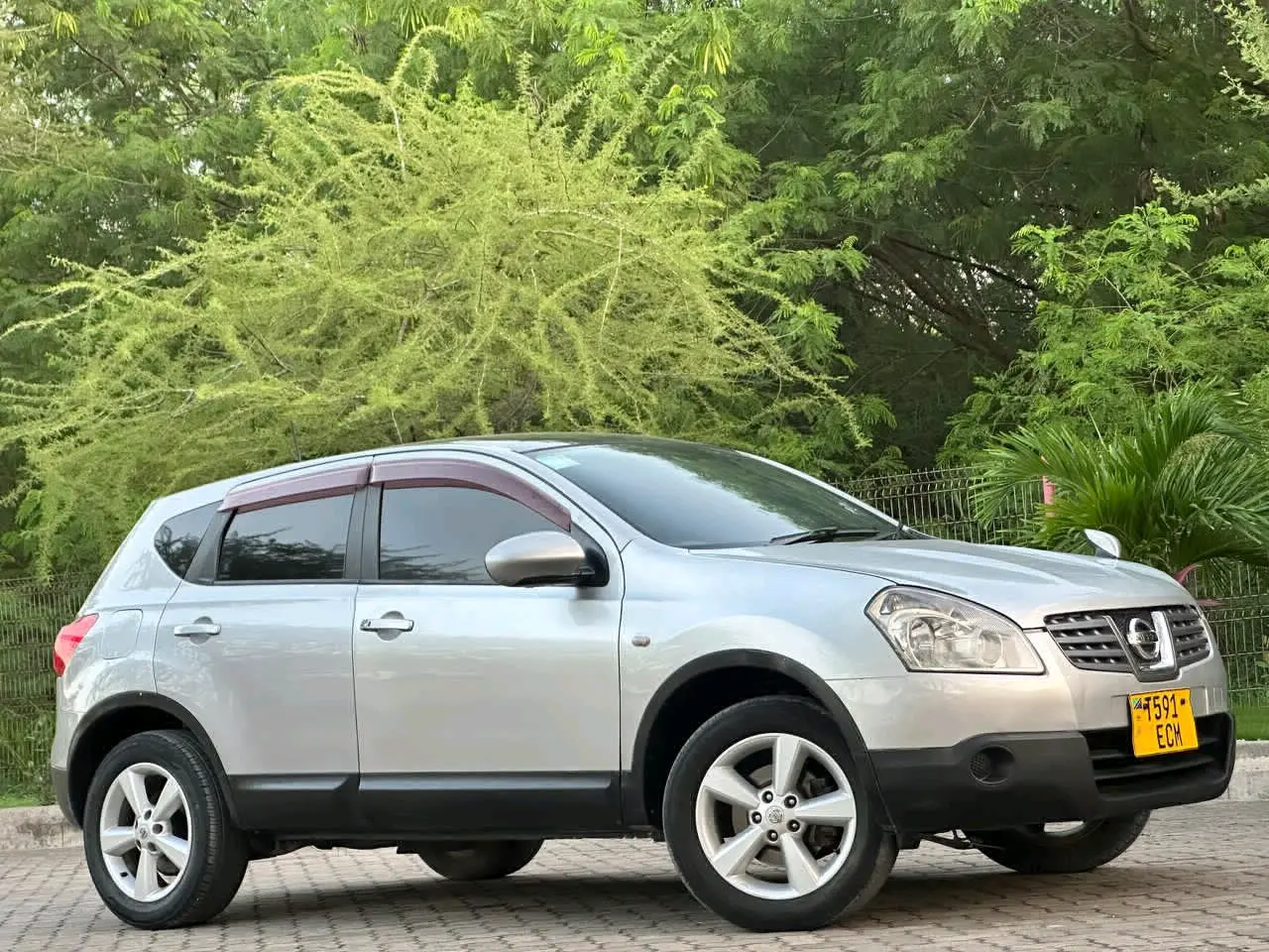 Nissan Dualis 2009 Silver thumbnail 5