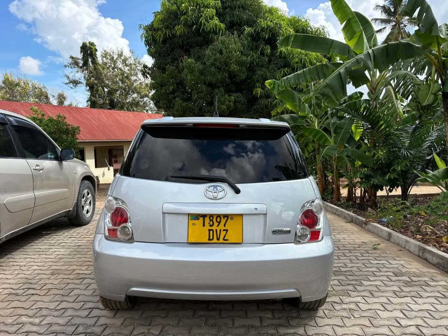 Toyota Ist 2004 thumbnail 3