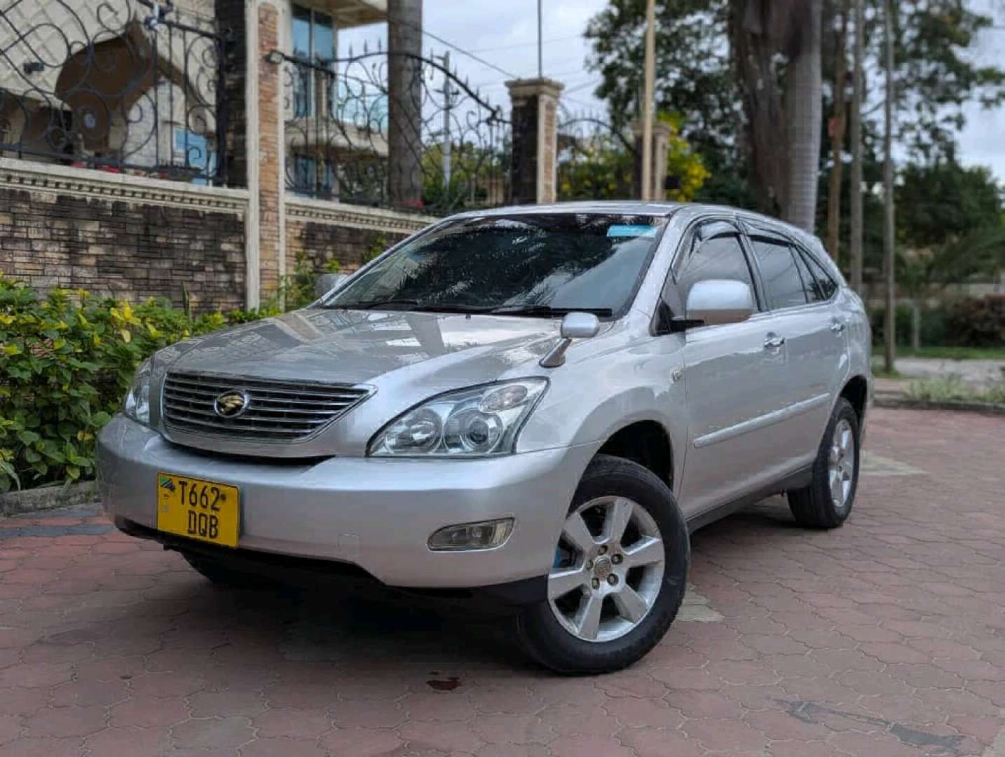 Toyota Harrier 2004 SUV (DQB) - Exchange Allowed thumbnail 4