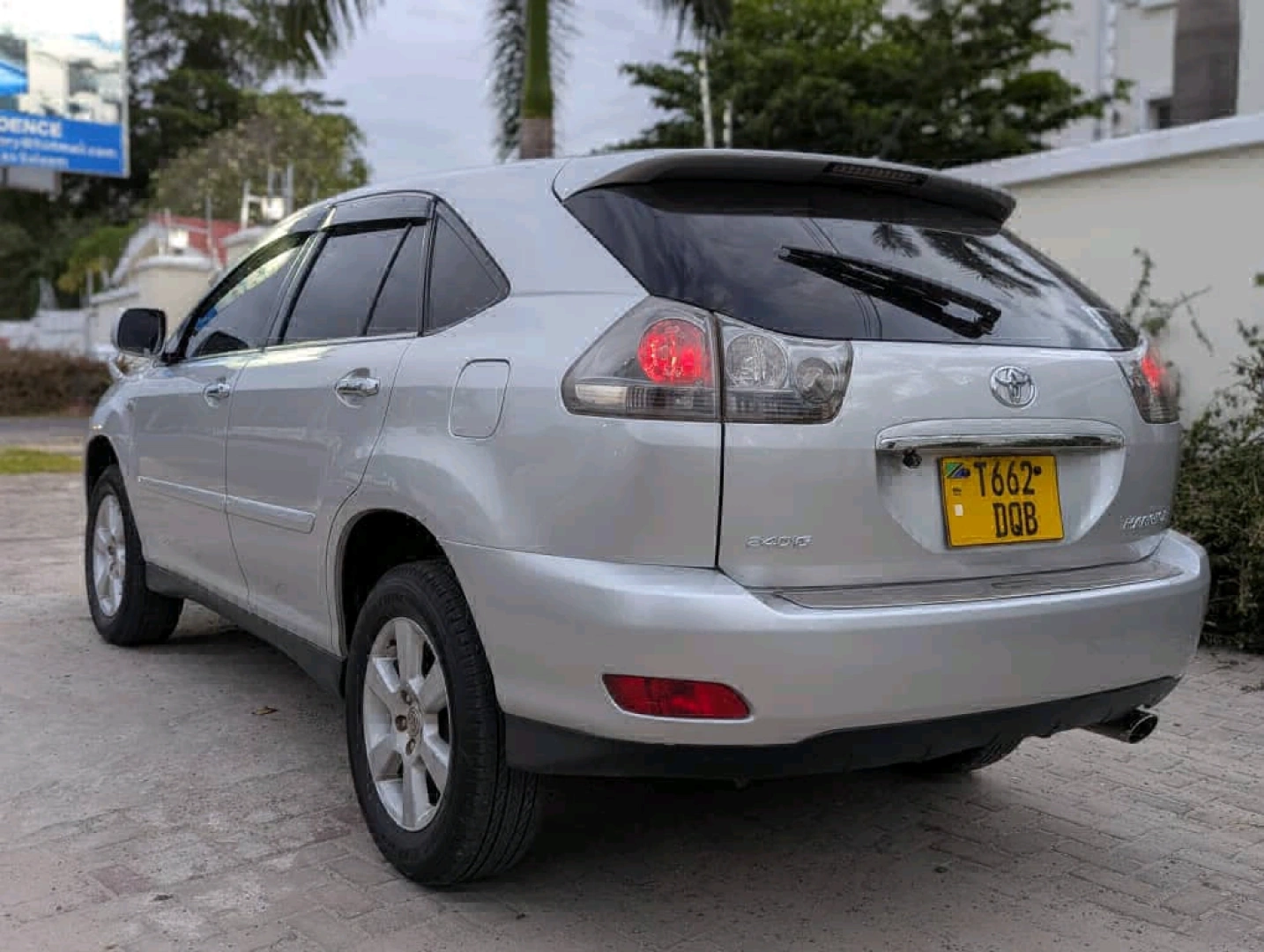 Toyota Harrier 2004 SUV (DQB) - Exchange Allowed thumbnail 5