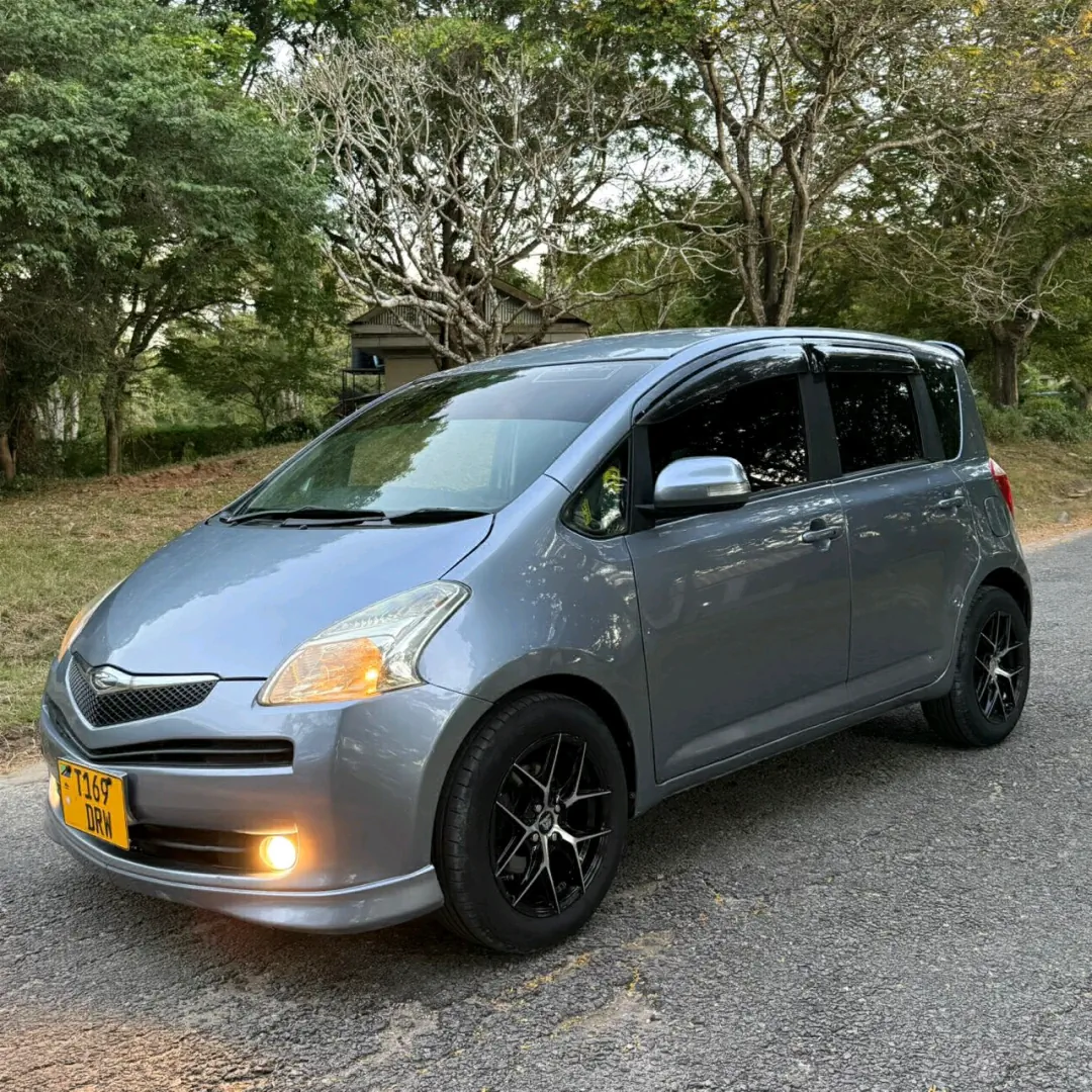 Toyota Ractis 2003 Model 1490cc (Reg DRW) thumbnail 2