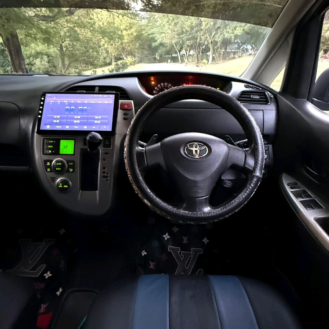 Toyota Ractis 2003 Model 1490cc (Reg DRW) thumbnail 5