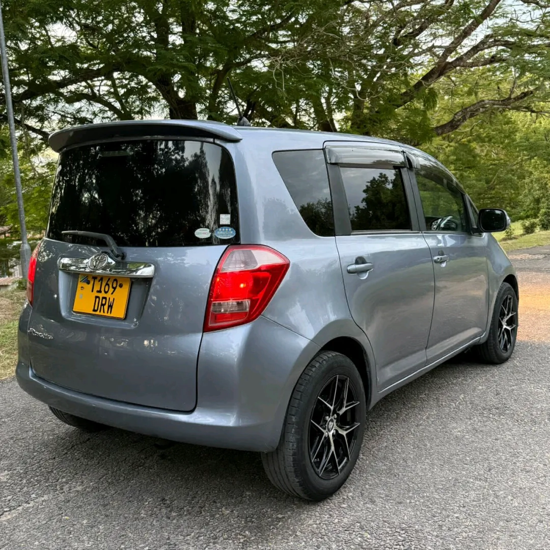 Toyota Ractis 2003 Model 1490cc (Reg DRW) thumbnail 7