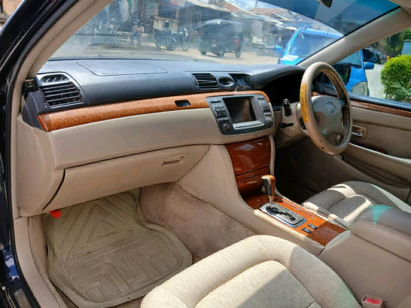 Toyota Brevis Sedan 2004, Low Mileage thumbnail 5