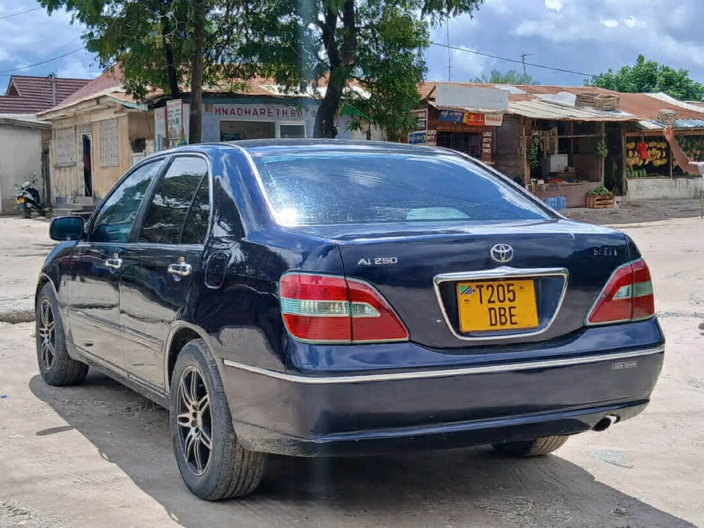 Toyota Brevis Sedan 2004, Low Mileage thumbnail 6