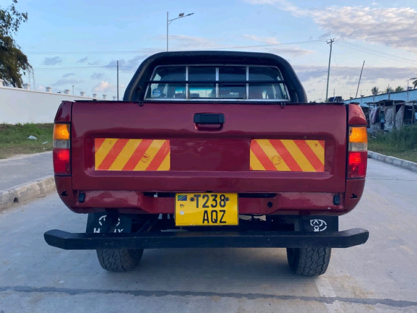 Toyota Hilux Double Cabin 1996 for Sale thumbnail 5