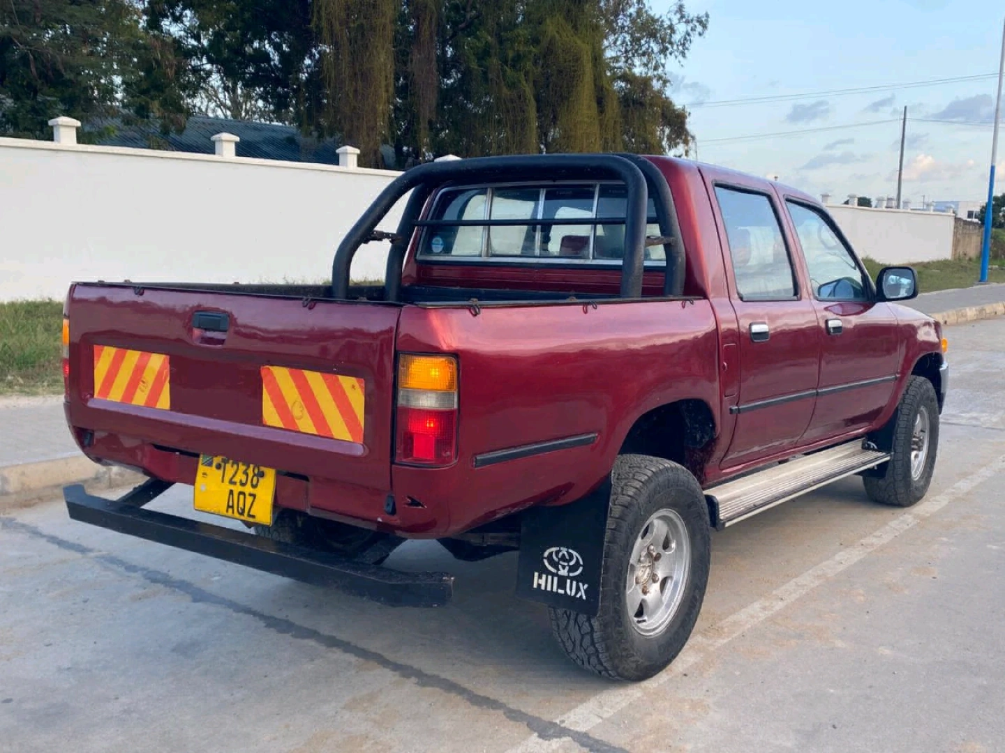 Toyota Hilux Double Cabin 1996 for Sale thumbnail 7