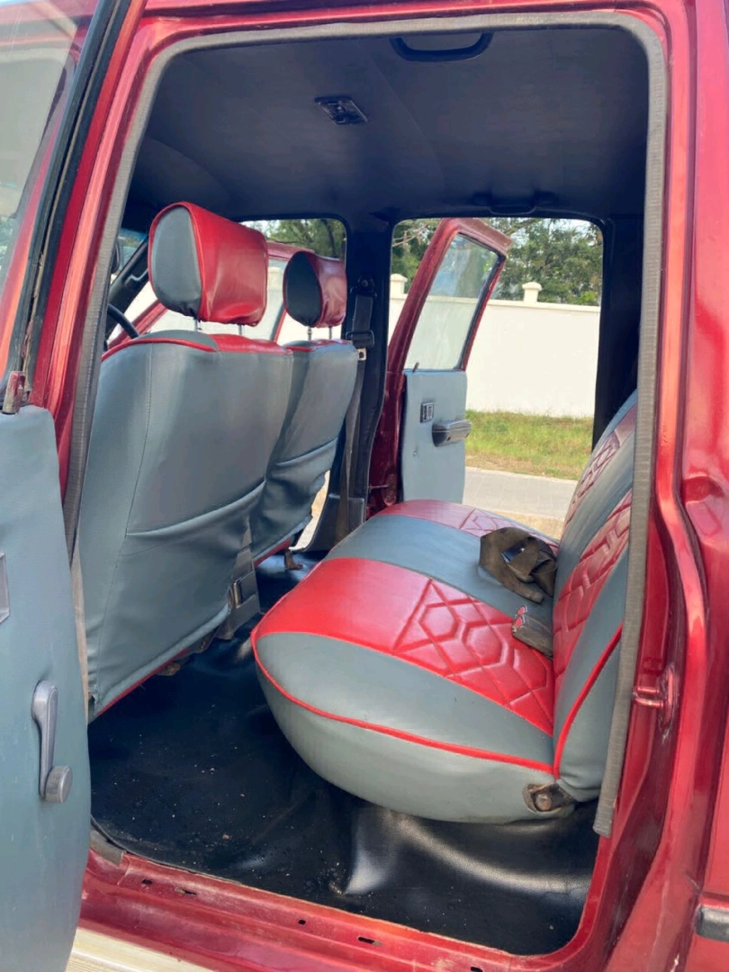 Toyota Hilux Double Cabin 1996 for Sale thumbnail 8