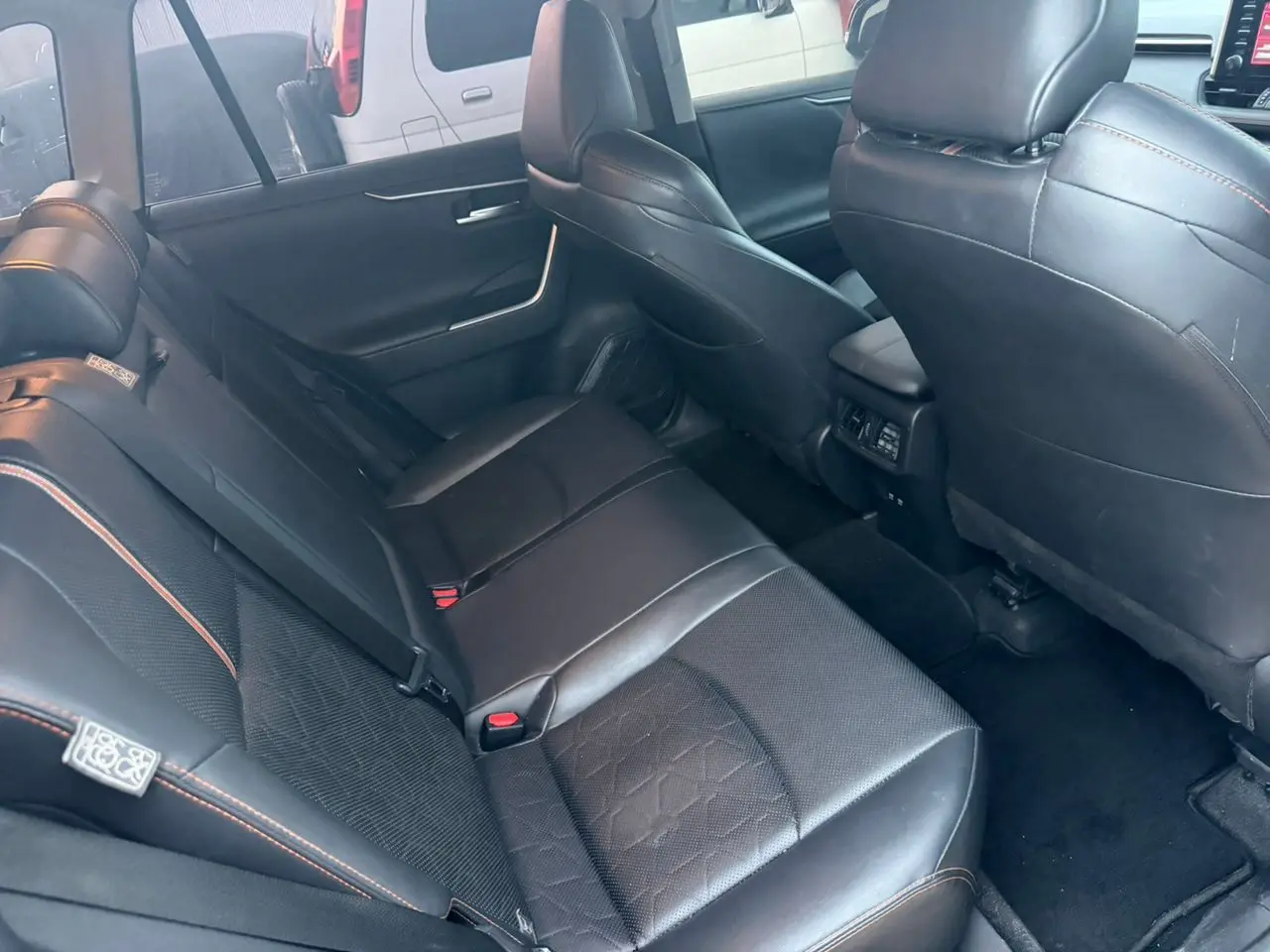 Toyota RAV4 Adventure 2022 thumbnail 3