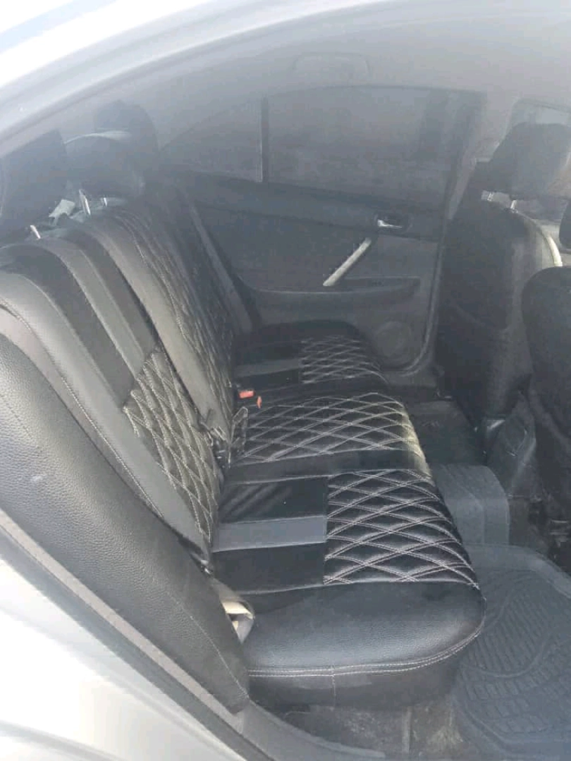 Toyota Premio F Sedan thumbnail 7