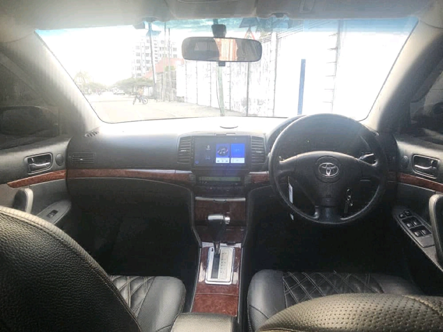 Toyota Premio F Sedan thumbnail 8